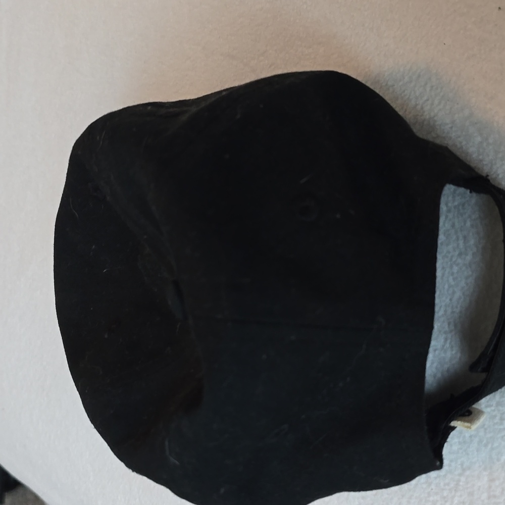 Sale!! Classic Black Baseball Cap - Picture 4 of 4